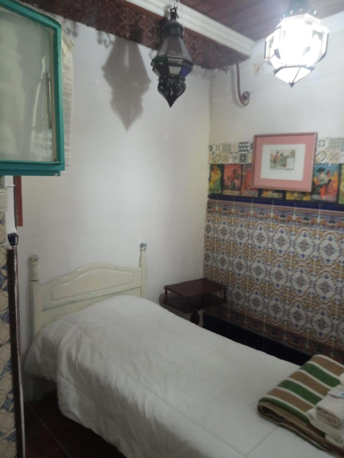 Pension Santa Maria La Blanca Sevilla Eksteriør billede