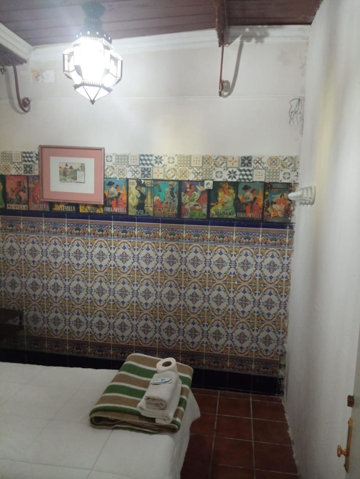 Pension Santa Maria La Blanca Sevilla Eksteriør billede