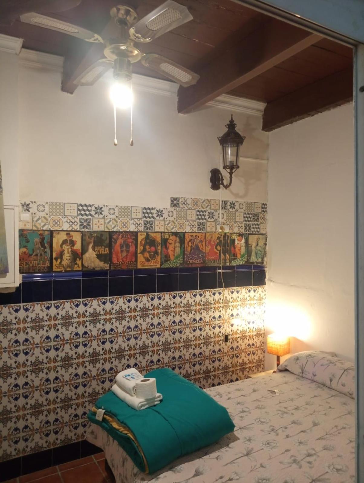 Pension Santa Maria La Blanca Sevilla Eksteriør billede