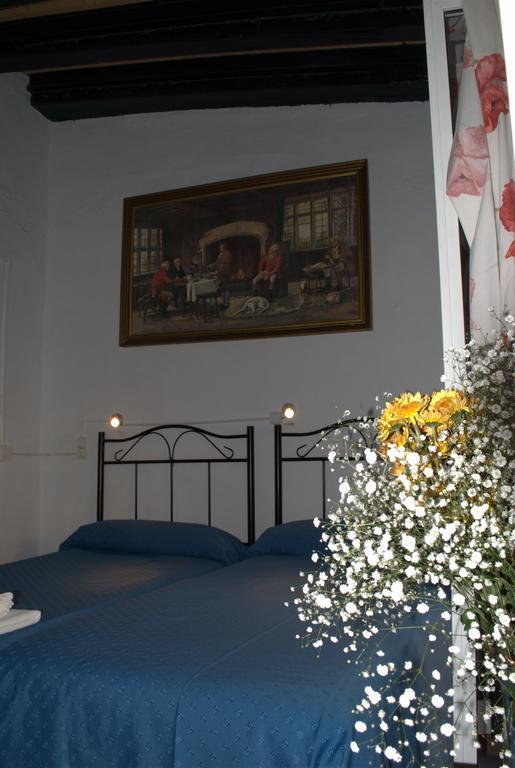 Pension Santa Maria La Blanca Sevilla Eksteriør billede