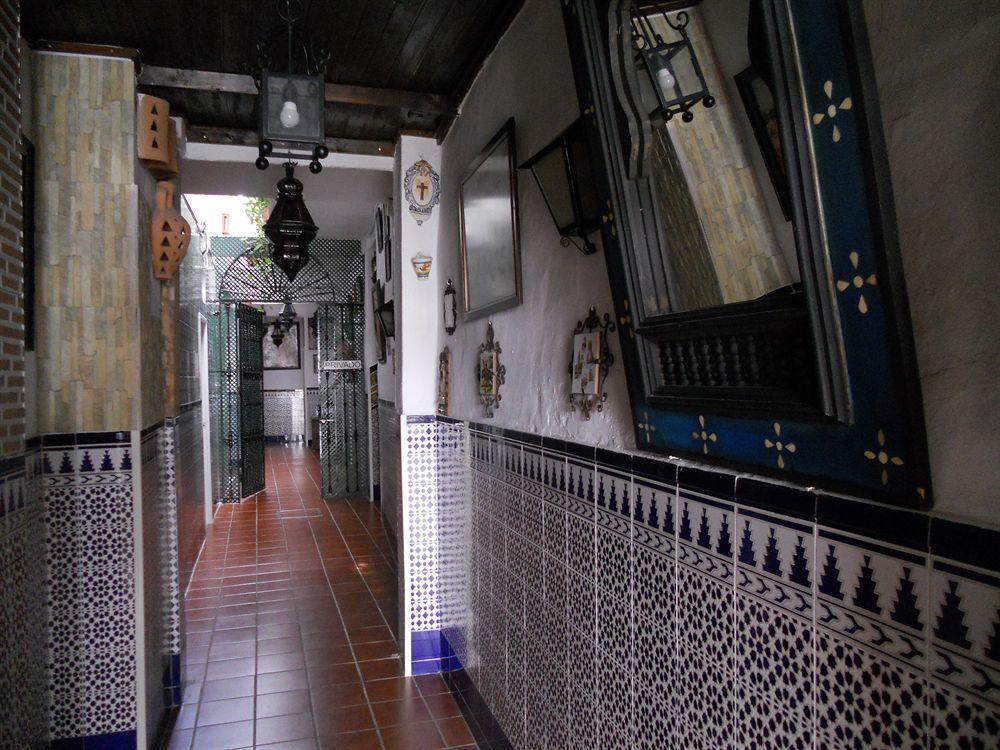 Pension Santa Maria La Blanca Sevilla Eksteriør billede