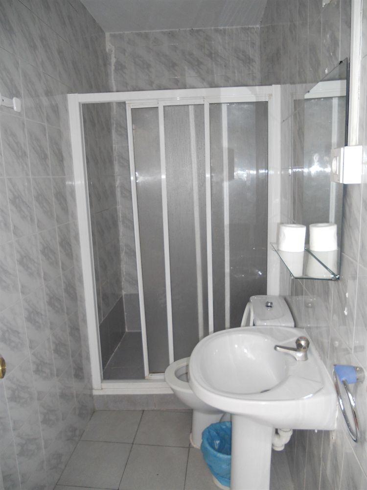 Pension Santa Maria La Blanca Sevilla Eksteriør billede