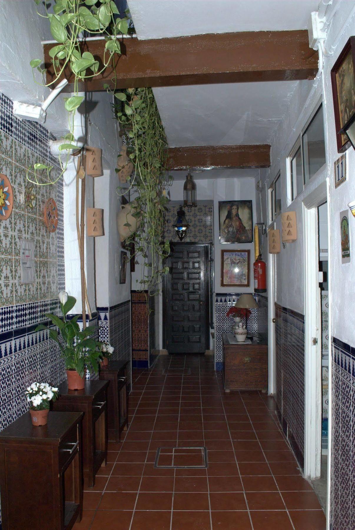 Pension Santa Maria La Blanca Sevilla Eksteriør billede
